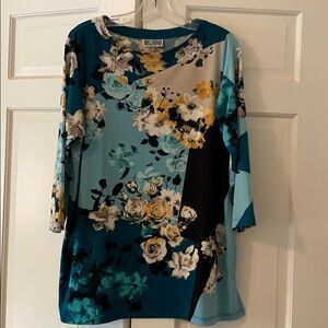 🧨SALE 3/$15‼️
🥰 JM Collection Liquid Knit Tunic style Top 🥰